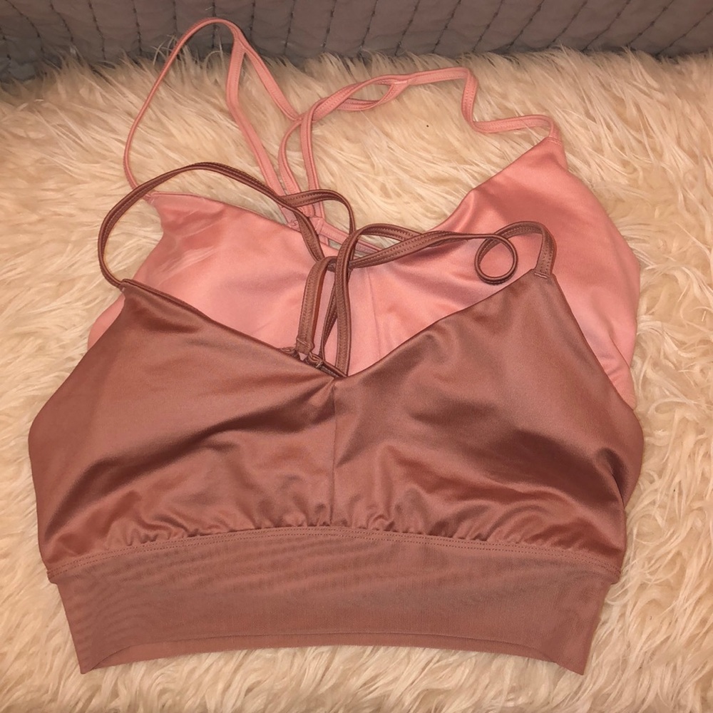 Lot of Alo Yoga lavish bra